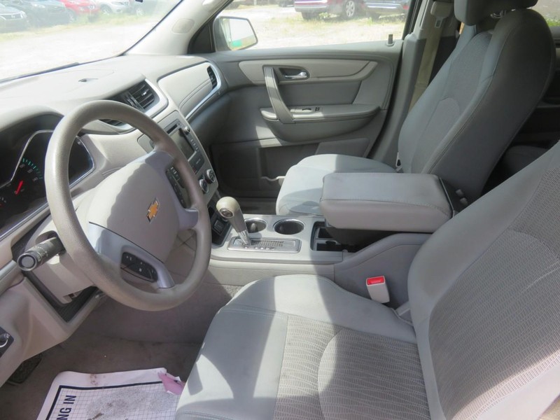Chevrolet Traverse Vehicle Full-screen Gallery Image 05