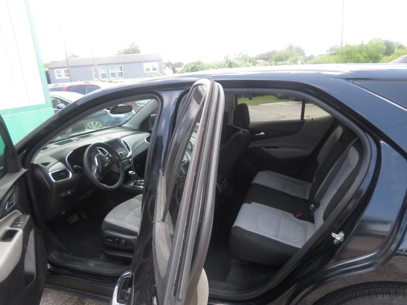 Chevrolet Equinox Vehicle Full-screen Gallery Image 05