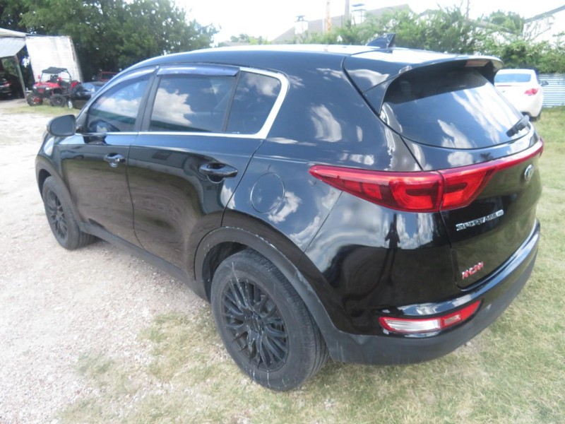 Kia Sportage Vehicle Full-screen Gallery Image 03