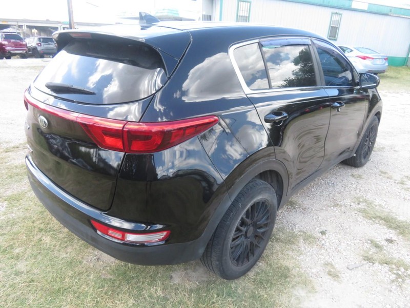 Kia Sportage Vehicle Full-screen Gallery Image 04