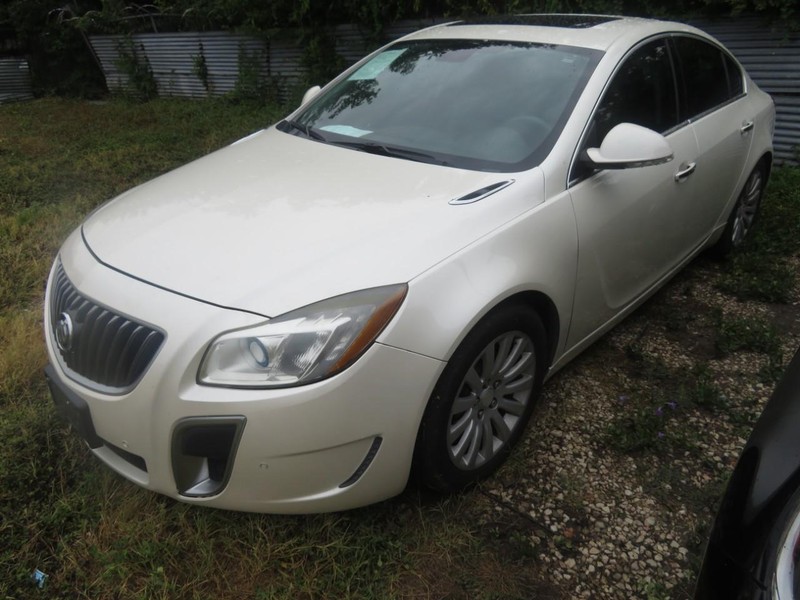 Buick Regal Vehicle Full-screen Gallery Image 02