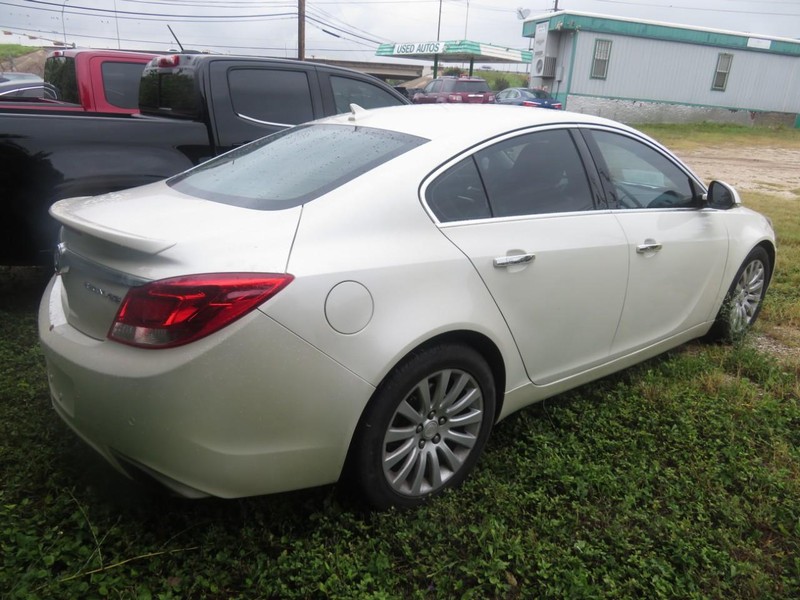 Buick Regal Vehicle Full-screen Gallery Image 04