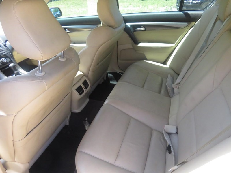Acura TL Vehicle Full-screen Gallery Image 07