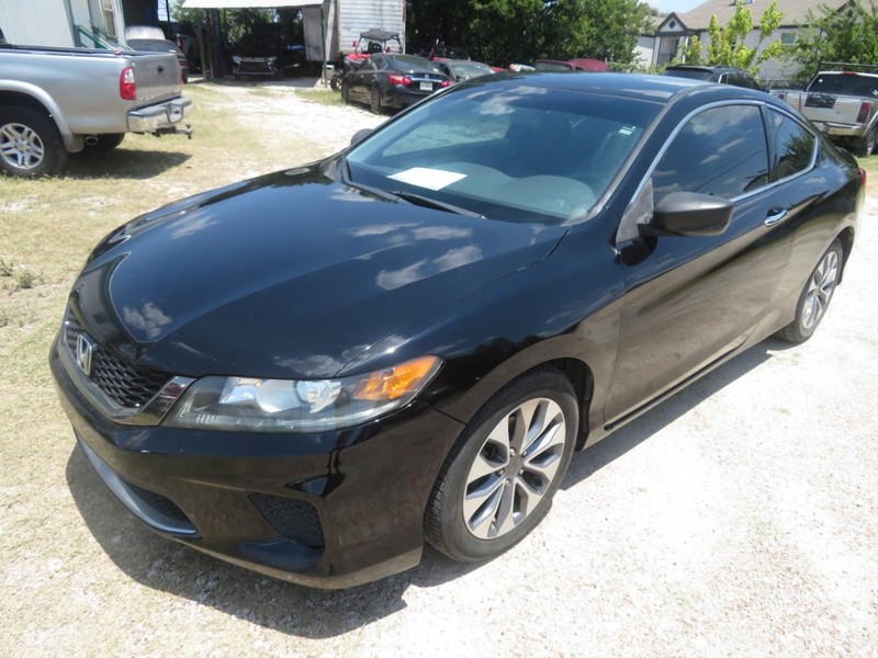 Honda Accord Coupe Vehicle Full-screen Gallery Image 02