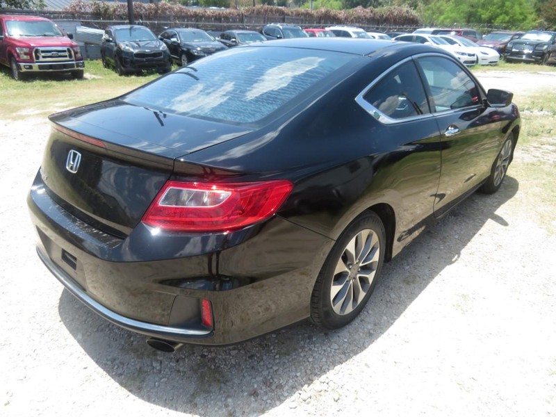 Honda Accord Coupe Vehicle Full-screen Gallery Image 04