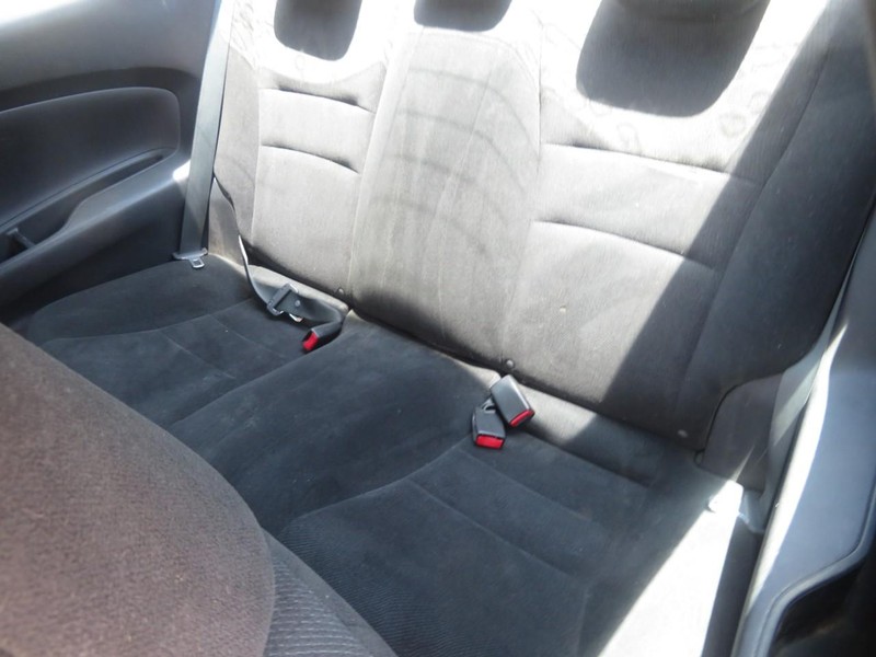 Honda Accord Coupe Vehicle Full-screen Gallery Image 06