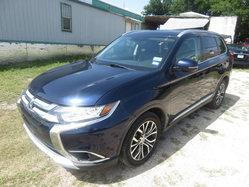 Mitsubishi Outlander Vehicle Full-screen Gallery Image 02