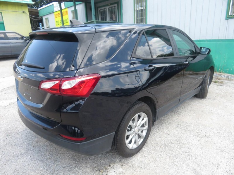 Chevrolet Equinox Vehicle Full-screen Gallery Image 04