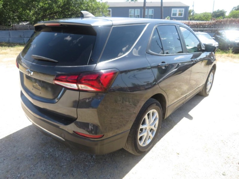 Chevrolet Equinox Vehicle Full-screen Gallery Image 04
