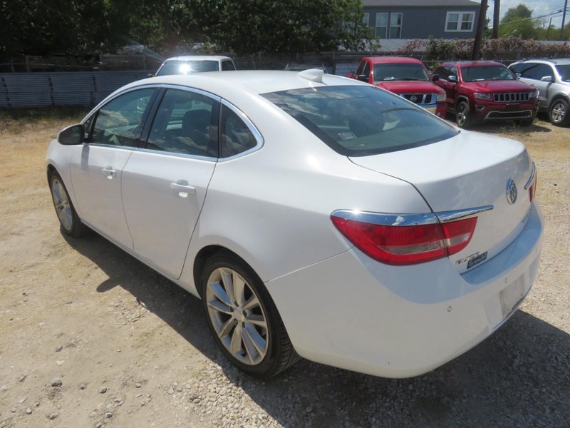 Buick Verano Vehicle Full-screen Gallery Image 03
