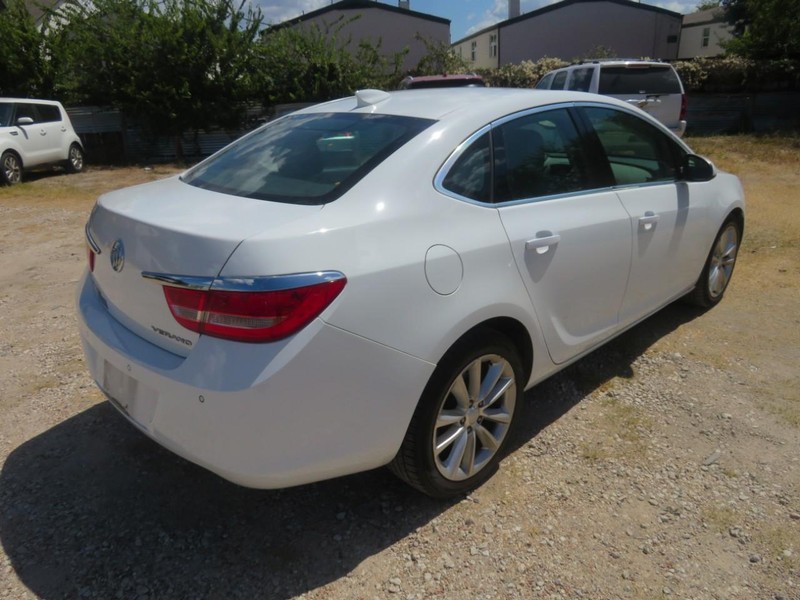 Buick Verano Vehicle Full-screen Gallery Image 04