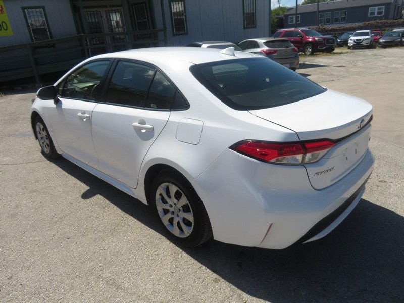 Toyota Corolla Vehicle Full-screen Gallery Image 03