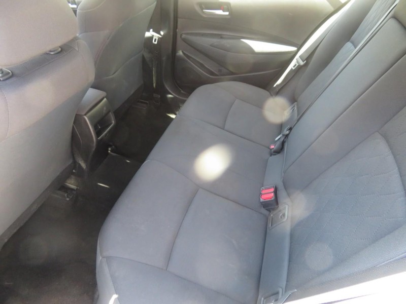 Toyota Corolla Vehicle Full-screen Gallery Image 06