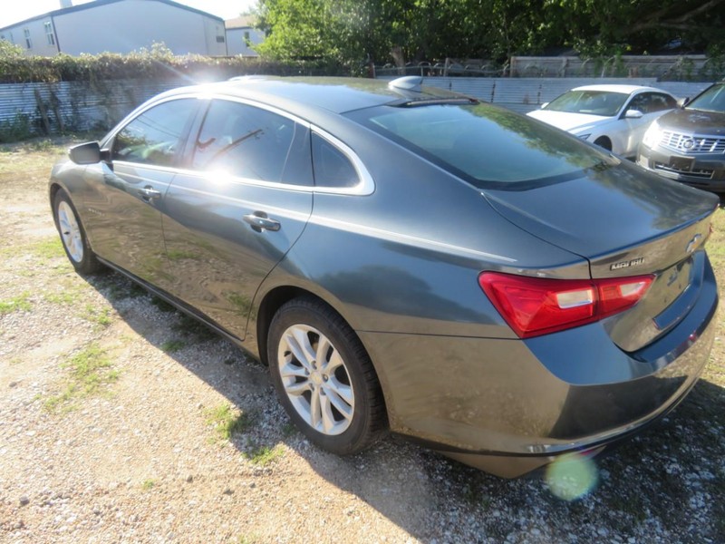 Chevrolet Malibu Vehicle Full-screen Gallery Image 03