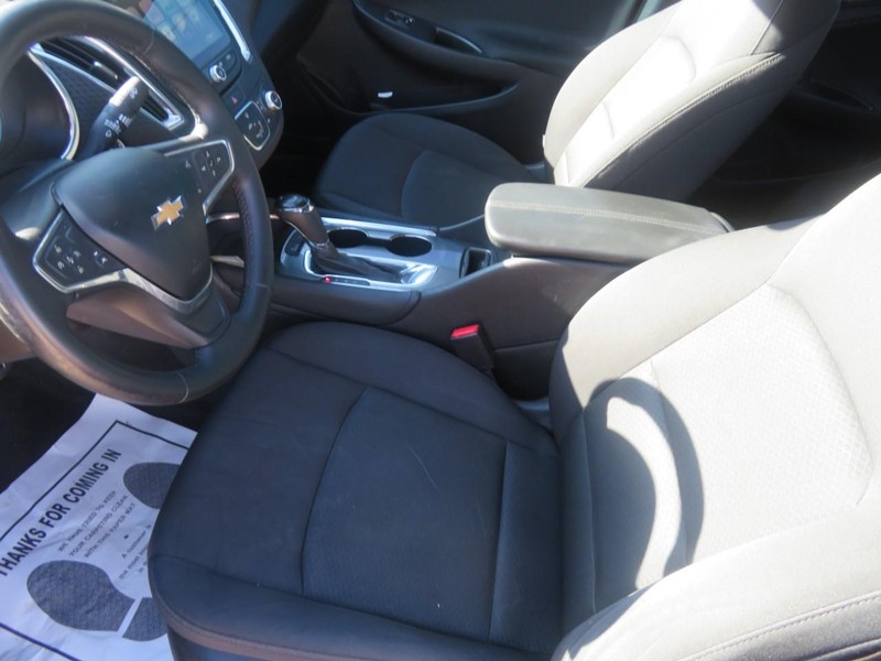 Chevrolet Malibu Vehicle Full-screen Gallery Image 05