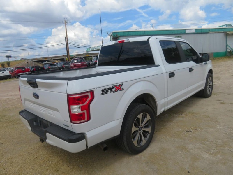 Ford F-150 Vehicle Full-screen Gallery Image 04