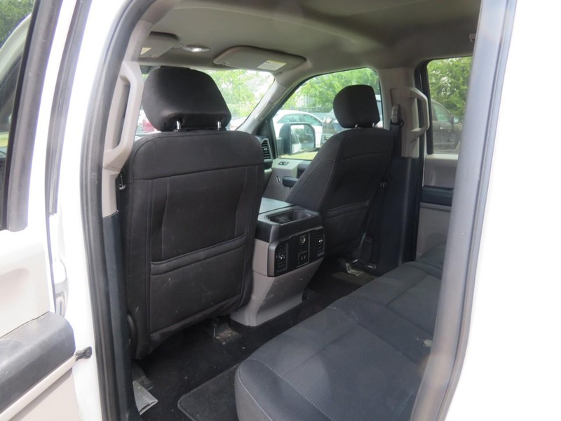Ford F-150 Vehicle Full-screen Gallery Image 06