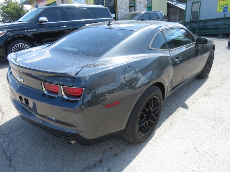 Chevrolet Camaro Vehicle Full-screen Gallery Image 04