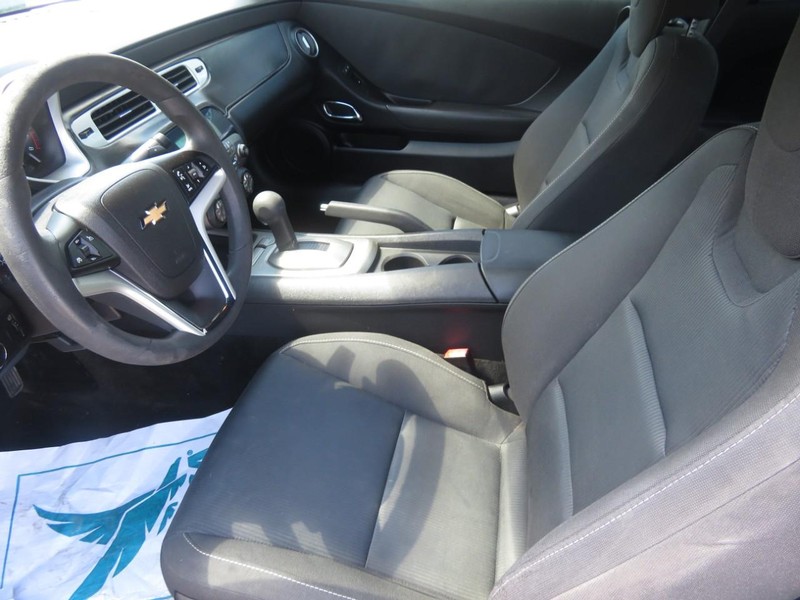 Chevrolet Camaro Vehicle Full-screen Gallery Image 05