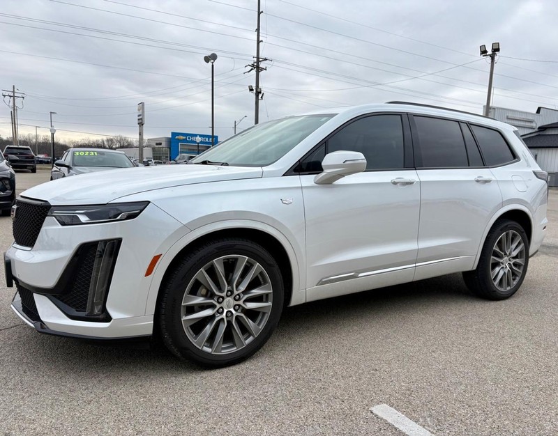 Cadillac XT6 Vehicle Full-screen Gallery Image 08