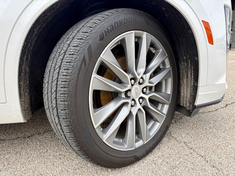 Cadillac XT6 Vehicle Full-screen Gallery Image 11