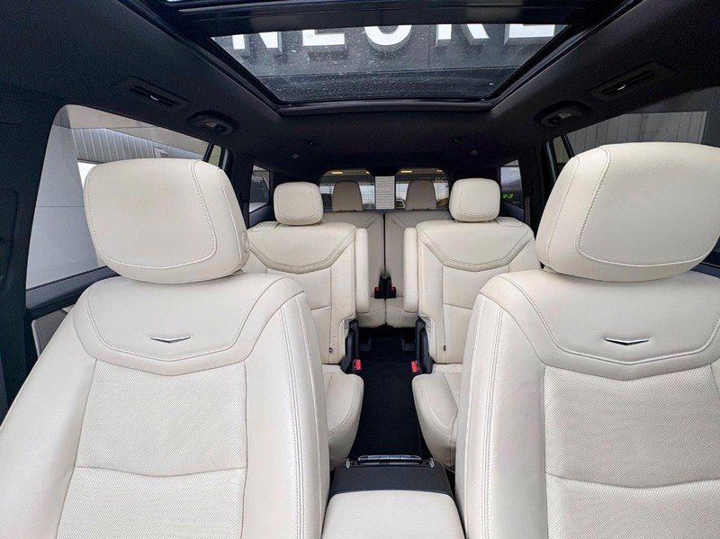 Cadillac XT6 Vehicle Full-screen Gallery Image 31