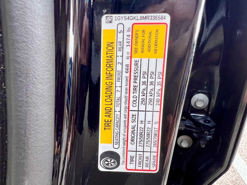 Cadillac Escalade Vehicle Full-screen Gallery Image 36