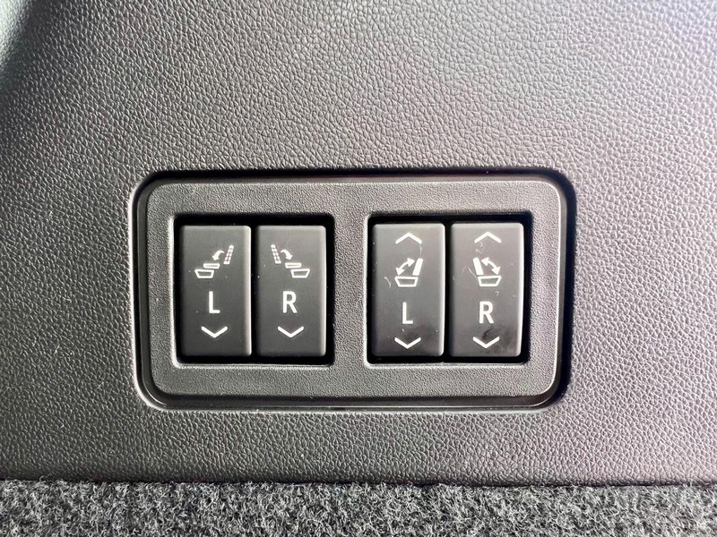 Cadillac XT6 Vehicle Full-screen Gallery Image 07