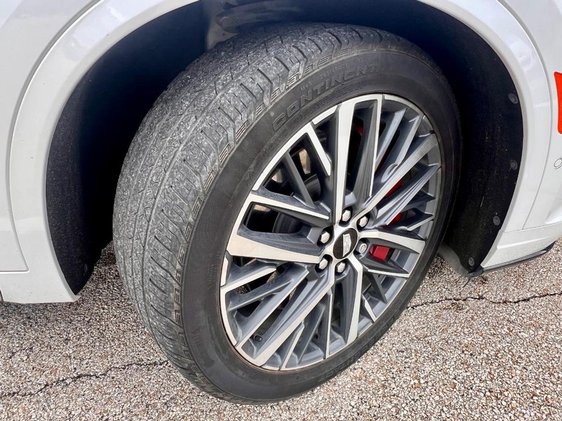 Cadillac XT6 Vehicle Full-screen Gallery Image 11