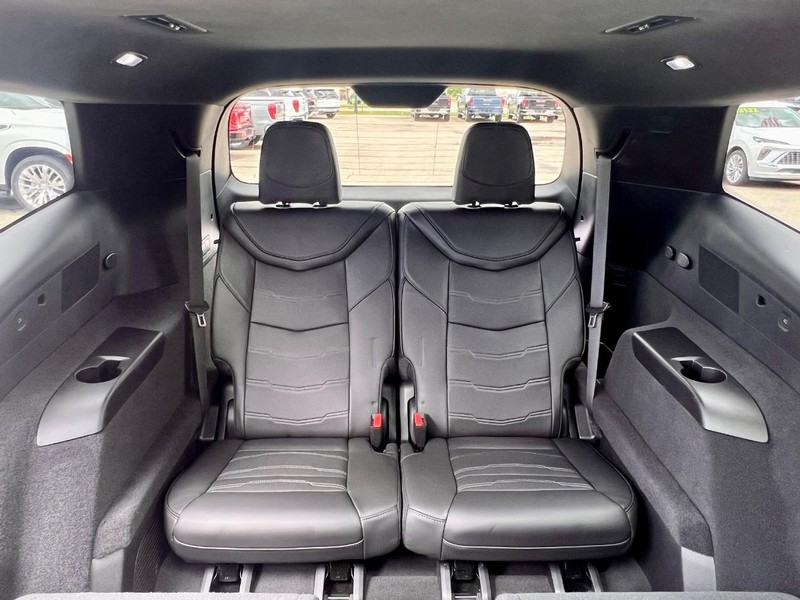 Cadillac XT6 Vehicle Full-screen Gallery Image 12