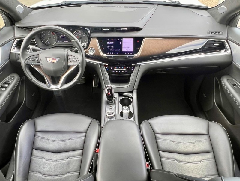 Cadillac XT6 Vehicle Full-screen Gallery Image 15