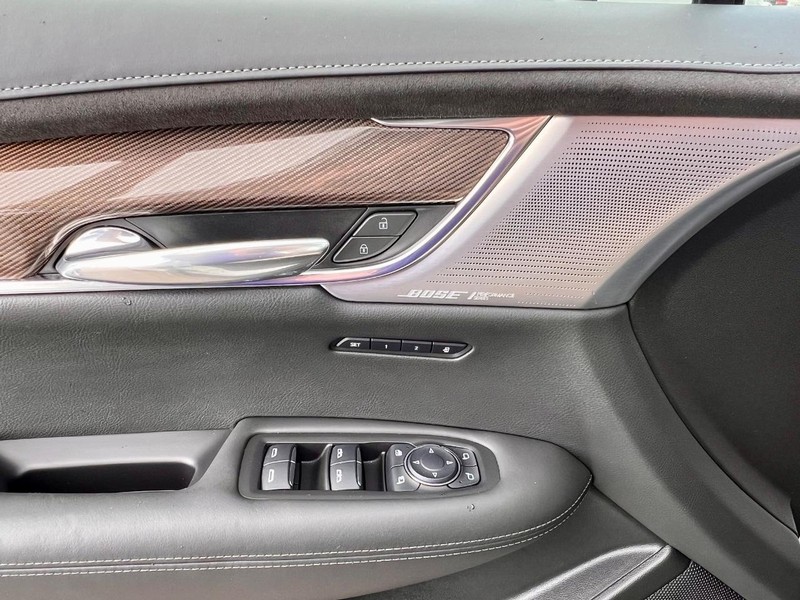 Cadillac XT6 Vehicle Full-screen Gallery Image 30