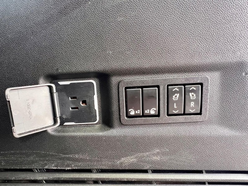 Chevrolet Tahoe Vehicle Full-screen Gallery Image 07