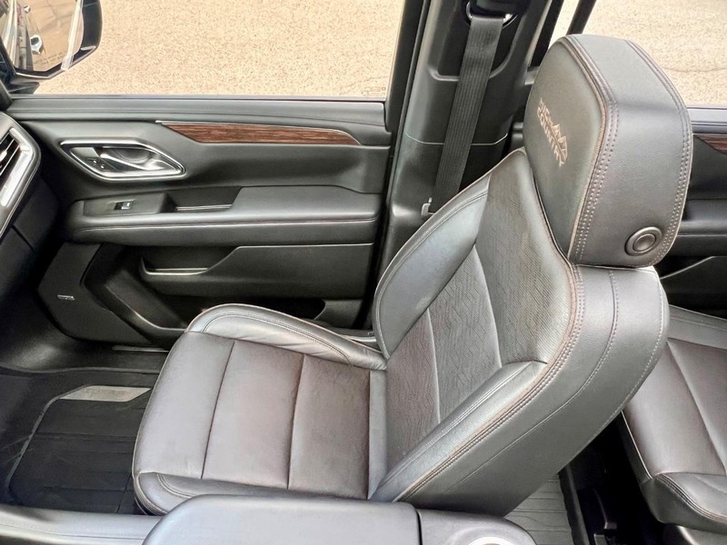 Chevrolet Tahoe Vehicle Full-screen Gallery Image 16