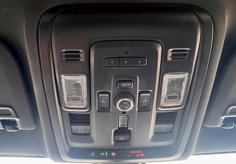 Chevrolet Tahoe Vehicle Full-screen Gallery Image 25