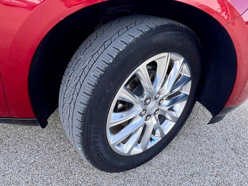 Buick Enclave Vehicle Full-screen Gallery Image 10