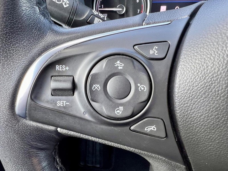 Buick Enclave Vehicle Full-screen Gallery Image 17