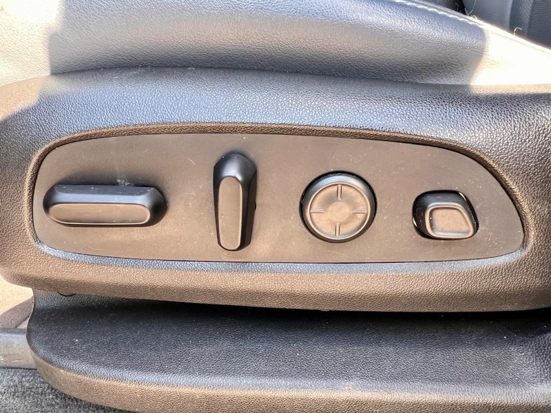 Buick Enclave Vehicle Full-screen Gallery Image 31