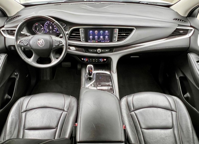 Buick Enclave Vehicle Full-screen Gallery Image 15