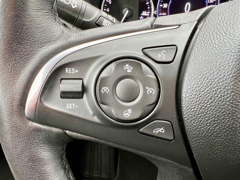 Buick Enclave Vehicle Full-screen Gallery Image 18