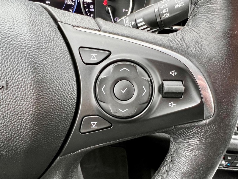 Buick Enclave Vehicle Full-screen Gallery Image 19