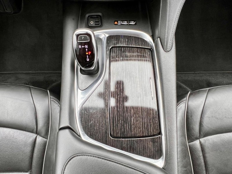 Buick Enclave Vehicle Full-screen Gallery Image 25