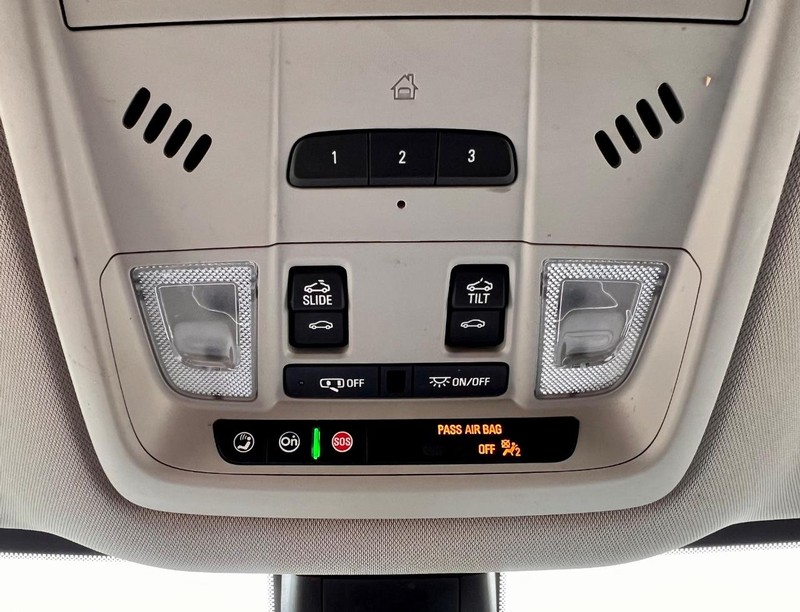 Buick Enclave Vehicle Full-screen Gallery Image 26