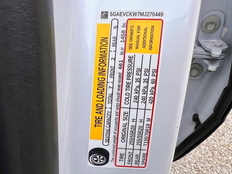 Buick Enclave Vehicle Full-screen Gallery Image 34