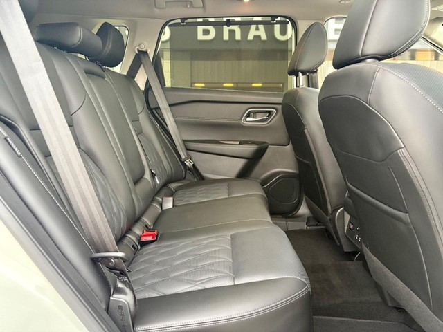 2024 Nissan Rogue Platinum - Photo 11