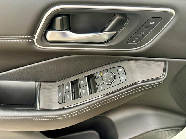 2024 Nissan Rogue Platinum - Photo 16