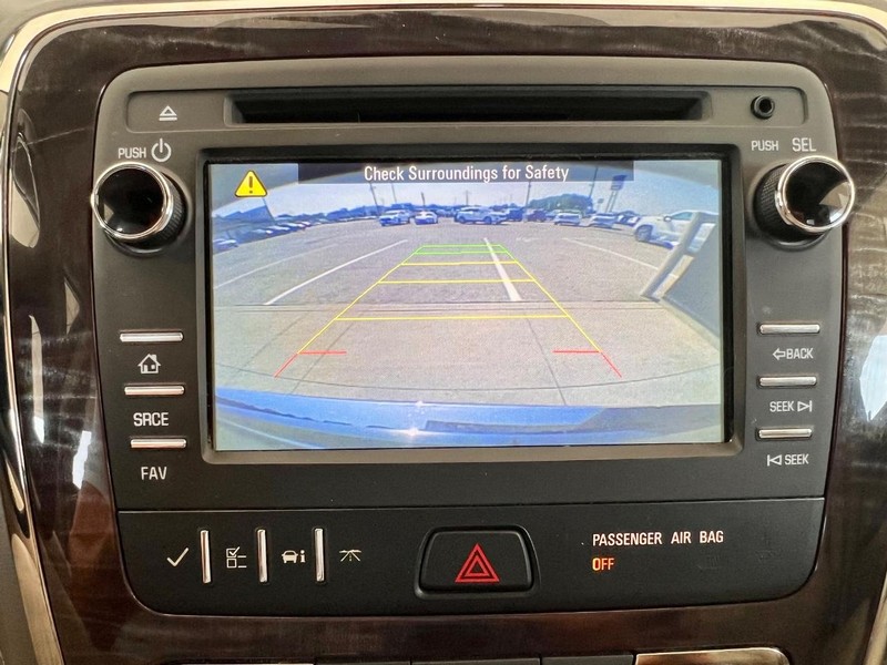 Buick Enclave Vehicle Full-screen Gallery Image 21