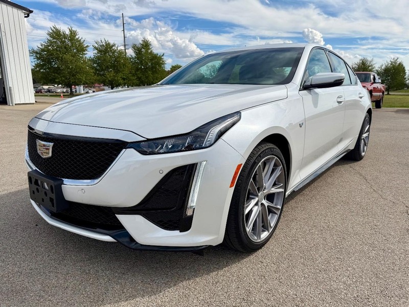 Cadillac CT5 Vehicle Full-screen Gallery Image 07