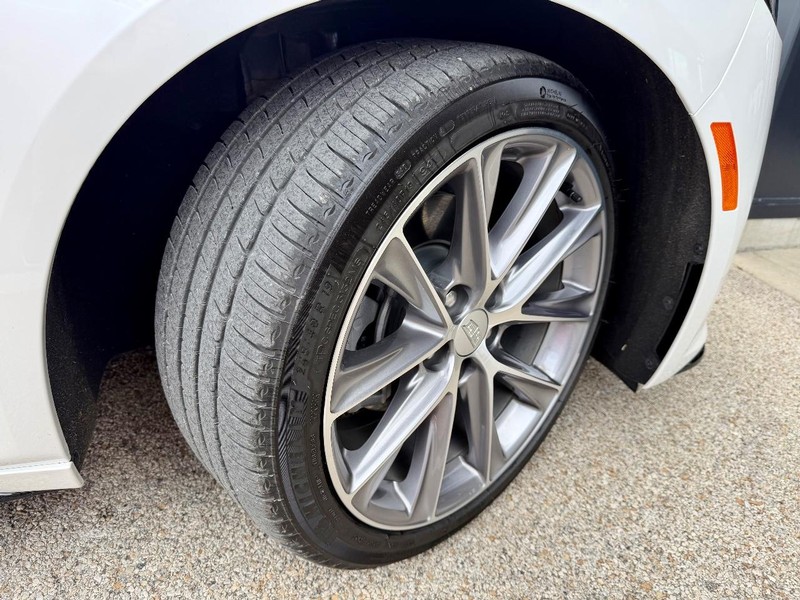 Cadillac CT5 Vehicle Full-screen Gallery Image 09