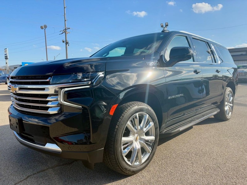 Chevrolet Suburban Vehicle Full-screen Gallery Image 09